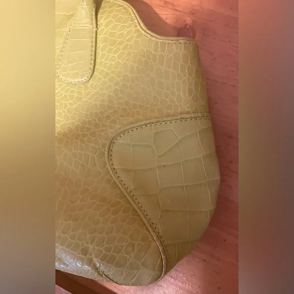 Cole Haan NWOT Lime Green Crocodile Texture Leather Tote Purse - Picture 5 of 9